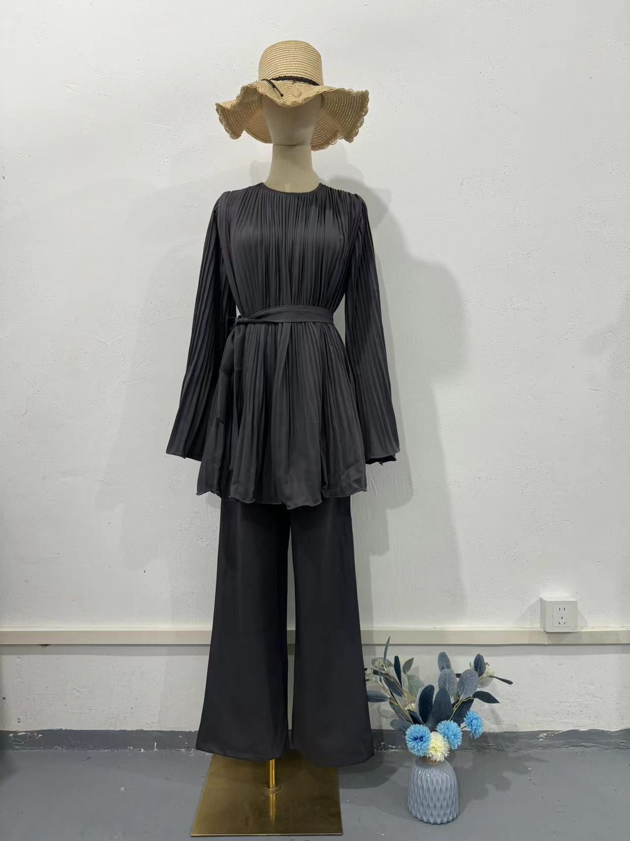 New pleated loose spring fashionable temperament pants set with feminine design