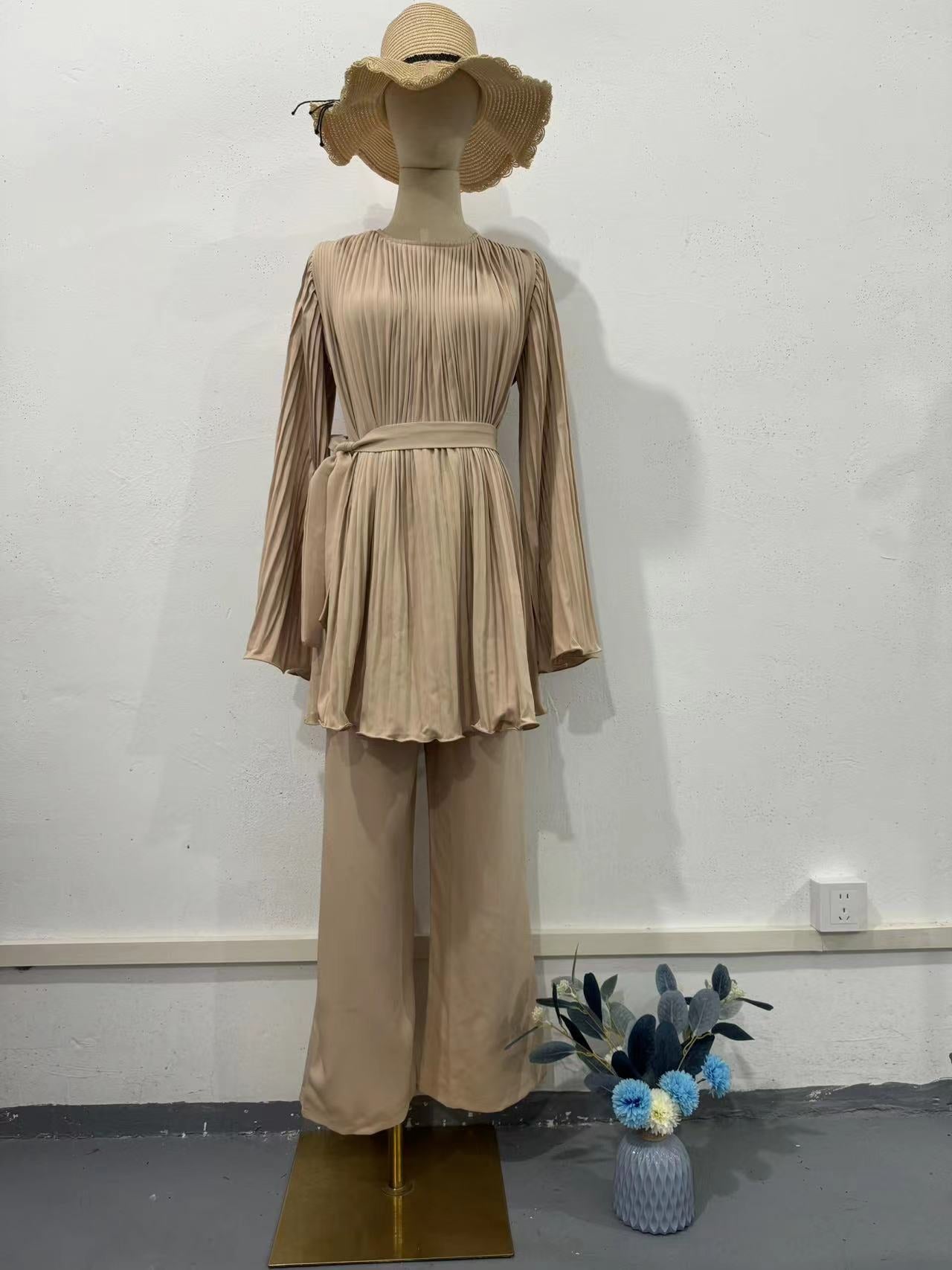 New pleated loose spring fashionable temperament pants set with feminine design