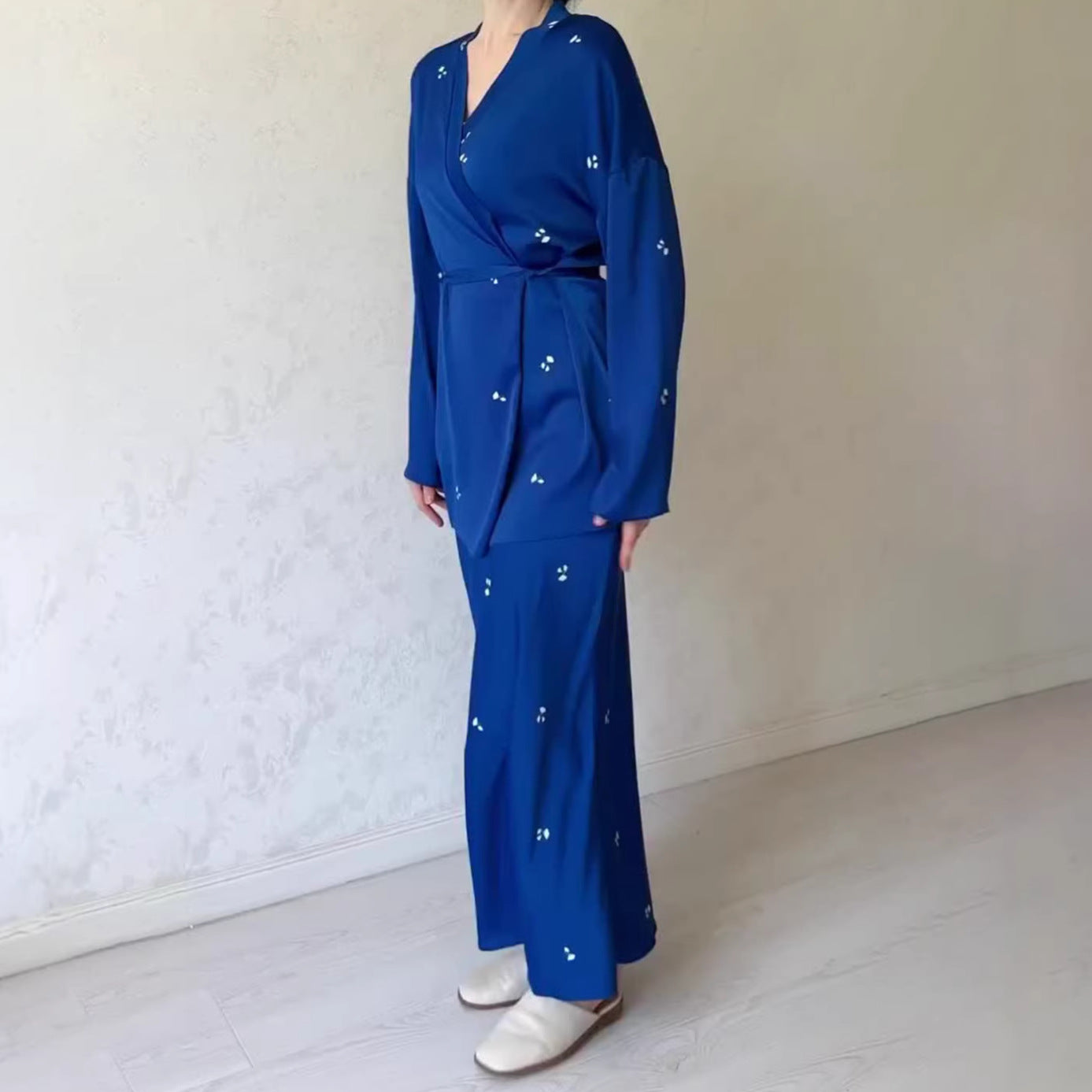 Long Sleeve Dress Set with Print, Satin Round Neck Fitted Waist, Elegant and Fashionable